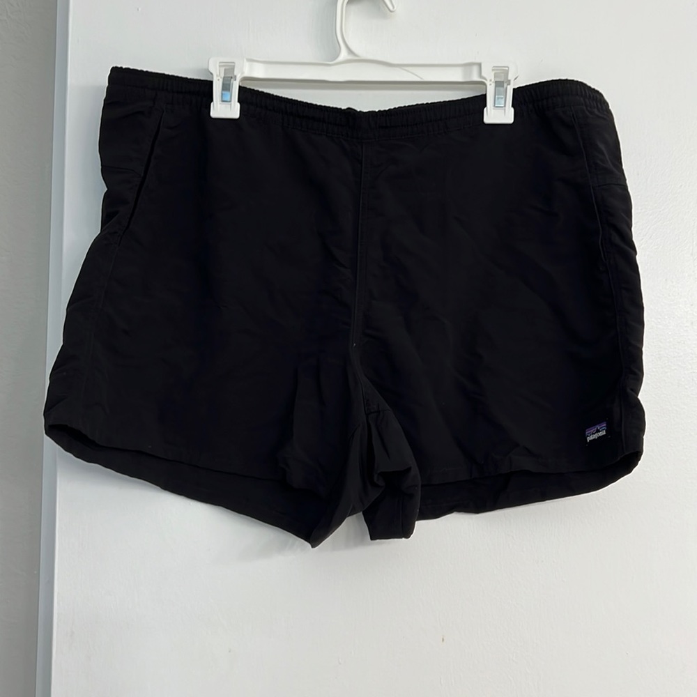 Patagonia baggies size XL